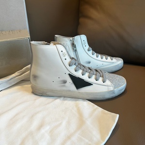 Chaussures de skate blanches antidérapantes de créateur, confortables et de haute qualité, style décontracté tendance, couleur dorée vieillie - Product Image 5