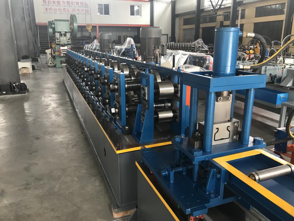 China factory making warehouse / supermarket metal steel shelving storage pallet upright rack cold roll forming machine