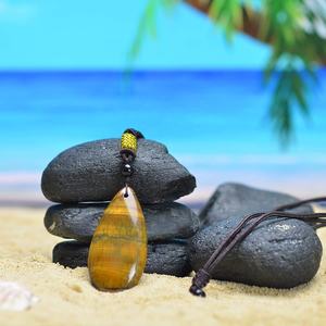 Colgante de ojo de tigre de cristal curativo - Product Image 3