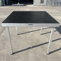 Plataforma de Escenario Portátil de Aluminio con Patas Cuadradas Negras, Piso de Madera Contrachapada para Conciertos y Eventos
