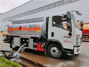 Camión Cisterna Howo Nuevo de Aleación de Aluminio Diésel con Capacidad de Más de 30000L para Transporte de Combustible - Product Image 2