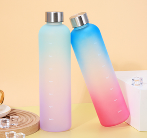 Botella de Agua de Lujo 2026 de 1000 ml con Degradado Esmerilado, Venta al por Mayor, Logotipo Personalizado, Tapa de Acero Inoxidable, Gran Capacidad, para Deportes y Gimnasio - Product Image 4