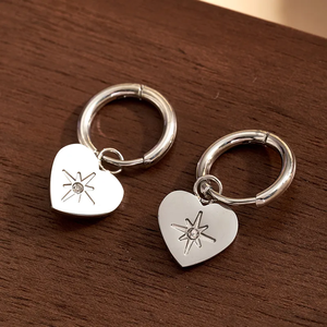 Pendientes de Estrella de Ocho Puntas y Corazón de Acero Inoxidable 304 de Estilo Premium, Galvanoplastia al Vacío, Oro Real de 18K, Ideales para Mujer - Product Image 2
