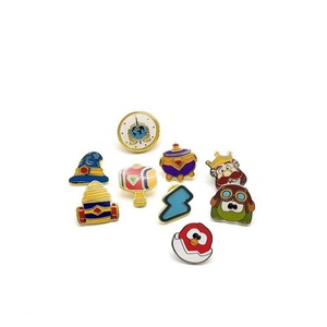 Großhandel Fabrik Legierung Abzeichen Anime vergoldet Anime Märchen <span class=keywords><strong>Roman</strong></span> König benutzer definierte Metall niedlichen Abzeichen - Product Image 1