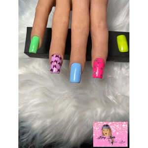 Flutter Away Short Square: Se requiere medición de la talla de la mano - Product Image 4