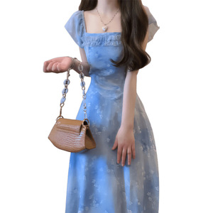 Robe d'été pour femme, style français, imprimé floral bleu, manches courtes, col carré, volants, longueur maxi, taille ajustée, idéale pour la plage - Product Image 5
