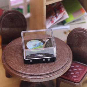Mini lecteur de disque CD rétro disques alternatifs cadran de rotation fonctionnel plateau ouvrable poupée échelle accessoires 1990s Tech décor - Product Image 6