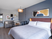 Atwell Suites by IHG : Mobilier d'hôtel haut de gamme (lit, chaise, canapé, table) pour projets hôteliers