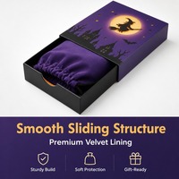 Boîte cadeau personnalisée en carton violet et noir à motif sorcière pour Halloween et la Saint-Valentin, avec pochette à cordon en velours et impression typographique