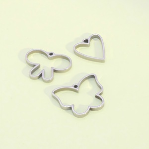 Stainless Steel Heart Butterfly Shape Pendant DIY Jewelry Accessories Middle Size Oil Dripping Pattern - Product Image 3
