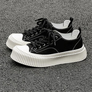 Chaussures tendance pour hommes 2026, nouveau style, polyvalentes, décontractées, à semelle épaisse, en toile noire, respirantes, baskets pour hommes - Product Image 1