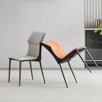 Chaise de salle à manger moderne rembourrée avec dossier ergonomique et pieds en métal robustes pour la maison, le restaurant, le café, l'hôtel