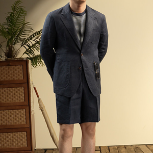 Costume pour <span class=keywords><strong>homme</strong></span> en lin italien 100% - <span class=keywords><strong>Blazer</strong></span> décontracté à col tailleur, demi-doublure, deux boutons, simple boutonnage, et <span class=keywords><strong>short</strong></span> droit - <span class=keywords><strong>Ensemble</strong></span> 2 pièces - Product Image 3