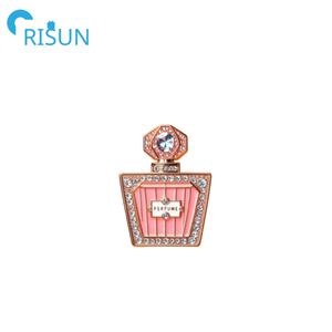 Fabrication de femme parfum émail broche insigne Logo personnalisé strass parfum <span class=keywords><strong>diamant</strong></span> paillettes parfumé bouteille épinglette - Product Image 5