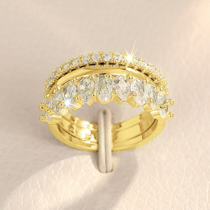 Anello con Diamante Taglio Brillante Rotondo, Elegante Fede Nuziale per Donne, Gioiello Classico per Uso Quotidiano, Anello Statement alla Moda - Product Image 2