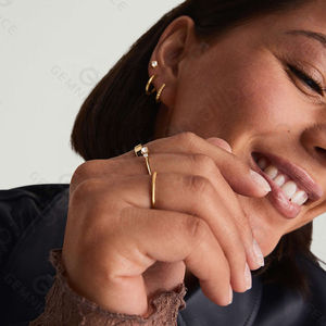 Gemnel recién llegados joyería minimalista 18K chapado en oro Shell Pearl Cubic Zircon anillo apilable - Product Image 2