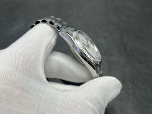 นาฬิกาข้อมือกันน้ำ ดีไซน์ใหม่จากดีไซเนอร์ ตัวเรือนสแตนเลสสตีล 904L พร้อมกลไกอินทิเกรต 3235  สายสแตนเลสสตีล  พร้อมปฏิทิน สำหรับทั้งผู้ชายและผู้หญิง - Product Image 3