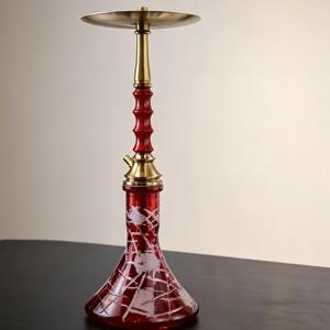 Set de Hookah de Vidrio Rojo con Acabado Lacado de Acero Inoxidable, Pipa de Shisha Moderna con Cazoleta y Manguera en Tono Latón, Ideal para Bar o Regalo - Product Image 2