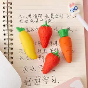 Gommes géantes créatives en forme de fruits, design de dessin animé en plastique, pour les élèves de maternelle et d'école primaire - Product Image 1