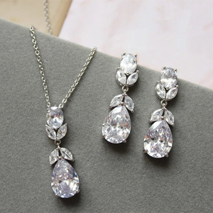 Ensemble de bijoux floraux longs pour femmes, collier et boucles d'oreilles en forme de larme, bijoux de mode - Product Image 2