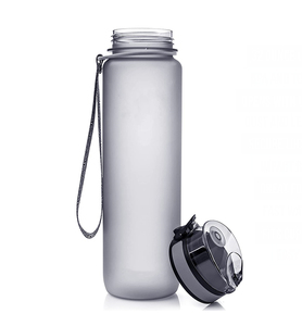 Bouteille d'eau portable de <span class=keywords><strong>sport</strong></span> et de gym <span class=keywords><strong>en</strong></span> plastique avec revêtement <span class=keywords><strong>en</strong></span> caoutchouc personnalisable, sans BPA, 700 ml/23 oz, avec paille et couvercle rabattable - Product Image 4
