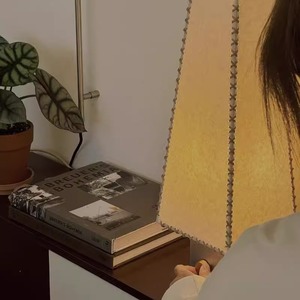 Lampe de bureau LED 220V avec abat-jour en parchemin fait main, idéale pour le salon, la chambre à coucher et l'éclairage de chevet - Product Image 3