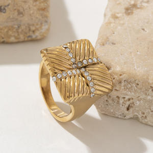 2025 estilo exagerado Original 18K oro Acero inoxidable crudo geométrico cuadrado texturizado anillo de piedras preciosas para regalo de mujer - Product Image 5