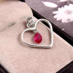 Colgante Clásico de Corazón para Mujer, Hecho a Mano, Chapado en Oro Rosa, Plata de Ley 925, con Rubí de Mozambique, Certificado por Terceros - Product Image 4