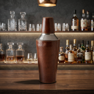 Coctelera de Metal Envuelta en Cuero Marrón Ecológica de Chaman India - Product Image 3