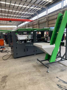 Máquina automática de moldeo por soplado y estiramiento de PET, 3 cavidades, 60ml, 300ml, 24mm, bajo consumo de <span class=keywords><strong>alcohol</strong></span> etílico, botella de agua embotellada - Product Image 2