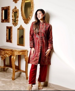Suministro al por mayor de lana Phiren de Cachemira para mujeres, ropa étnica cálida de invierno, Kurti de Cachemira hecho a mano, proveedor indio. - Product Image 4