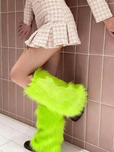 Guêtres en fausse fourrure pour femmes, couvre-bottes moelleux en peluche, accessoires de costume pour festivals de danse et raves d'hiver, vente en gros - Product Image 2