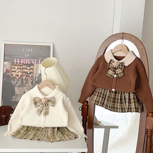Ensembles de Vêtements pour Filles de 7-8 <span class=keywords><strong>Ans</strong></span>, 2 Pièces, Tenue d'Hiver, <span class=keywords><strong>Pull</strong></span> Tricoté, Jupes Mini Plissées à Carreaux, Style Coréen, Vente en Gros - Product Image 3