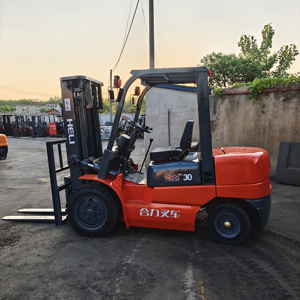 Minicargadora Hidráulica Usada de 3 Toneladas, Fabricada en China, con Motor Diésel, Longitud de Horquilla de 2 m, Ancho de Horquilla de 2,5 m, Todoterreno - Product Image 6