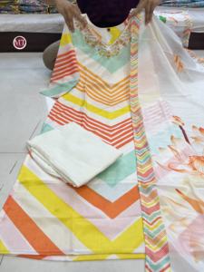 Conjunto de traje de Chinon de ropa india y paquistaní de suministro directo de fábrica con pantalón Kurti y Dupatta disponible para venta de exportación - Product Image 6