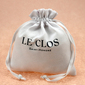 Bolsa de Embalaje de Joyería de Terciopelo Personalizada Más Económica, Bolsa con Cordón y Logotipo Impreso para Guardar Anillos, Aretes y Collares - Product Image 1