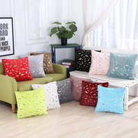 Housse de coussin et oreiller décoratif en peluche à poils longs, série Feuille, estampée or, garnissage en coton PP, amovible et lavable, style carré américain