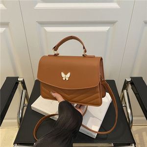 Bolsos de Hombro para Mujer, Bolsos de Mano Acolchados con Diseño de Mariposa en PU, Bolsos Cruzados Cuadrados Pequeños para Mujer, Lindos Bolsos de Mano para Dama - Product Image 4