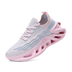 Chaussures de sport décontractées respirantes grande taille pour hommes <span class=keywords><strong>et</strong></span> femmes, en maille tissée, style <span class=keywords><strong>mode</strong></span>, pour couples, idéales pour la marche - Product Image 1