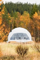 Tente de maison en dôme transparent de luxe Igloo, Glamping géométrique d'hiver avec isolation de cheminée