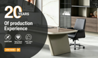 Vente en gros en usine Patron Chaise en cuir souple au design moderne Salon exécutif Chaise de loisirs de bureau avec roue ergonomique antisalissure