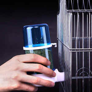 Toptan küçük otomatik asılı kuş besleyici plastik kuş besleyiciler ve içecekler için su içenler su besleyici kuşlar kafes - Product Image 3