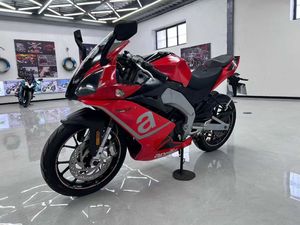 Moto <span class=keywords><strong>de</strong></span> rue Aprilia <span class=keywords><strong>d</strong></span>'<span class=keywords><strong>occasion</strong></span> à essence avec refroidissement par eau, injection électronique <span class=keywords><strong>de</strong></span> carburant, 150cc, équipée <span class=keywords><strong>d</strong></span>'ABS, modèle chinois 150 - Product Image 4