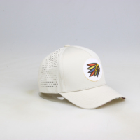 Casquette perforée découpée au laser en gros avec tissu à séchage rapide et design respirant pour le sport, le golf et les activités de plein air