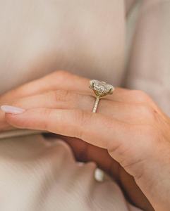 Jovovasmile-Anillo de boda de moissanita para <span class=keywords><strong>mujer</strong></span>, sortija de compromiso de <span class=keywords><strong>6</strong></span> quilates, 9x12mm, corte ovalado híbrido de hielo picado, oro amarillo de 18K - Product Image 2