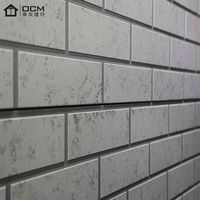 Panneau de ciment moderne de conception de briques simulées Panneau de mur extérieur à motif de briques empilées Matériau de construction à haute durabilité