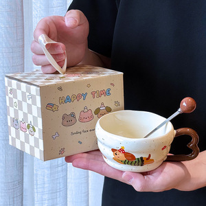 แก้วเซรามิคลายดัชชุนด์น่ารัก พร้อมหูจับและช้อน ดีไซน์การ์ตูน ของขวัญวันเกิด สำหรับใช้งานทั่วไป - Product Image 1