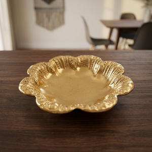 Assiette décorative en métal doré en forme de fleur, faite à la main, polie, style glamour, pour fêtes et réceptions - Product Image 2