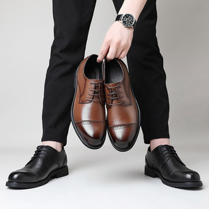 Baskets décontractées en cuir pour hommes avec fermeture à lacets mocassins en caoutchouc à motif solide chaussures de marche à semelle souple pour les mariages d'hiver - Product Image 4