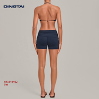 Ensemble soutien-gorge de sport rembourré à bretelles croisées et dos découpé Dingtai et short froncé pour femme, idéal pour le pickleball